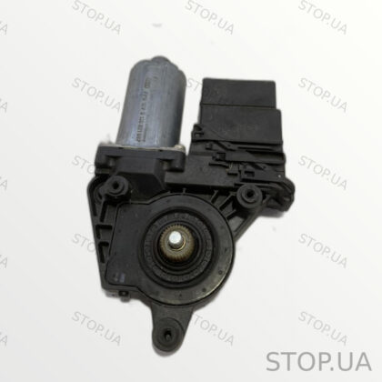 130821697 моторчик стеклоподъемника Моторчик стеклоподъемника задний левый