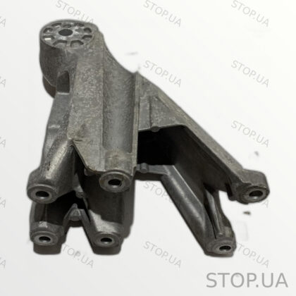 03H199308 кронштейн опоры двигателя правый Кронштейн опоры двигателя правый