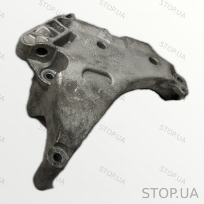03L199207 кронштейн опоры двигателя правый Кронштейн правой опоры двигателя