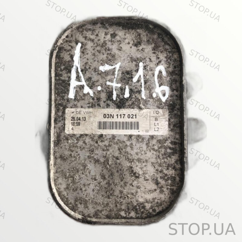 03N117021 радиатор масляный 03N117021 Радиатор масляный Skoda Octavia A7 13