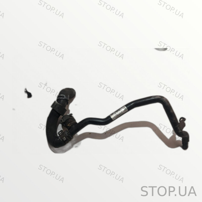 04L121064C патрубок системы охлаждения Патрубок системы охлаждения Skoda Oc