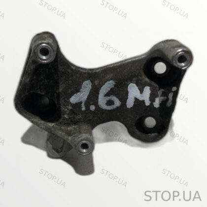 06A903103 кронштейн катушки зажигания Кронштейн катушки зажигания Skoda Oct