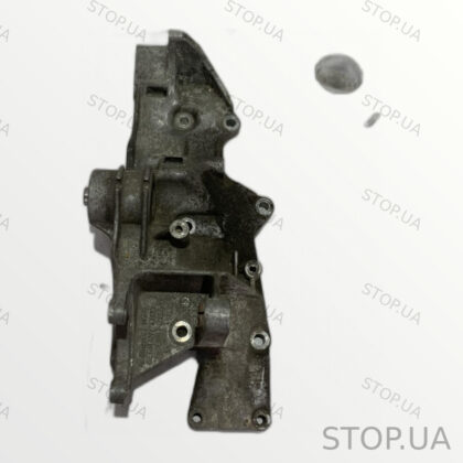06B903143K кронштейн генератора Кронштейн генератора Volkswagen Passat B5 1