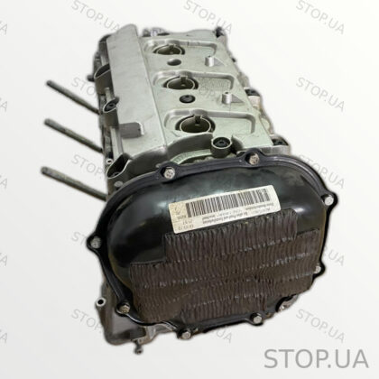 06E103792C головка блока цилиндров правая 06E103792C Головка блока цилиндро