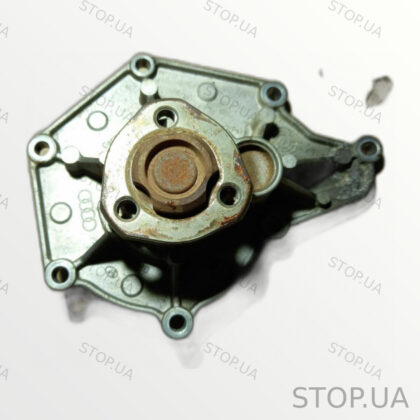 06E121018A помпа Помпа Audi Q7 3.0 TFSI 06E121018A 05-15 Помпа Audi Q7 3.0