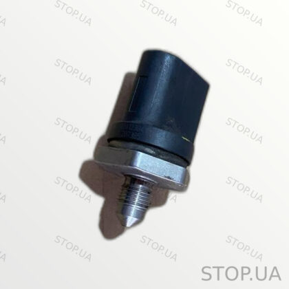 06H906051J датчик давления топлива Датчик давления топлива Audi Q7 4M 2015