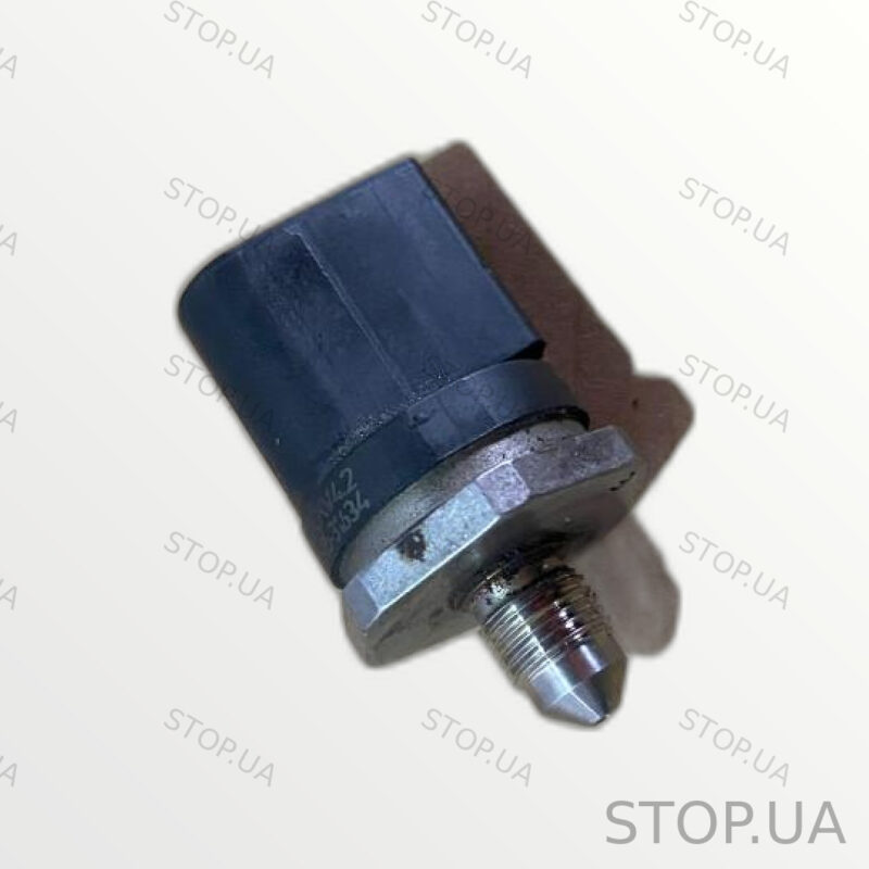 06J906051F датчик давления топлива Датчик давления топлива Volkswagen Jetta
