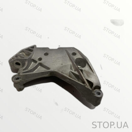 06K199207A кронштейн подушки двигателя правый Кронштейн подушки двигателя п