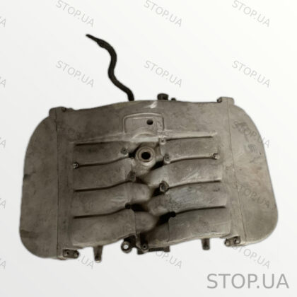 07D133185M впускной коллектор 07D133185M Впускной коллектор Passat B5 4.0 В