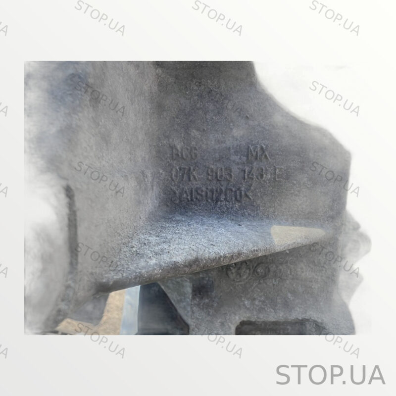 07K903143E кронштейн генератора Кронштейн генератора Volkswagen Jetta 6 USA — изображение 2
