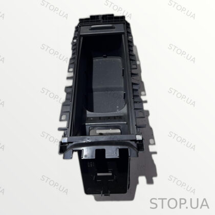 11A863071A отделение центральной консоли 11A863071A Отделение центральной к