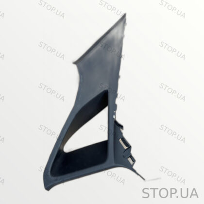 11K867288 накладка задней стойки верхняя правая Накладка задней стойки верх