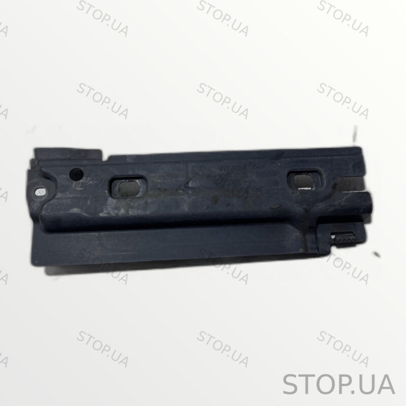 1EA825205 защита днища Защита днища задняя левая (дефект на фото) Volkswage