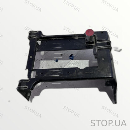 1EA915345 кронштейн блока предохранителей Volkswagen 1EA915345 Кронштейн бл