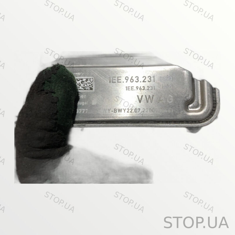 1EE963231 теплообменник с кронштейном Теплообменник с кронштейном Volkswage — изображение 4
