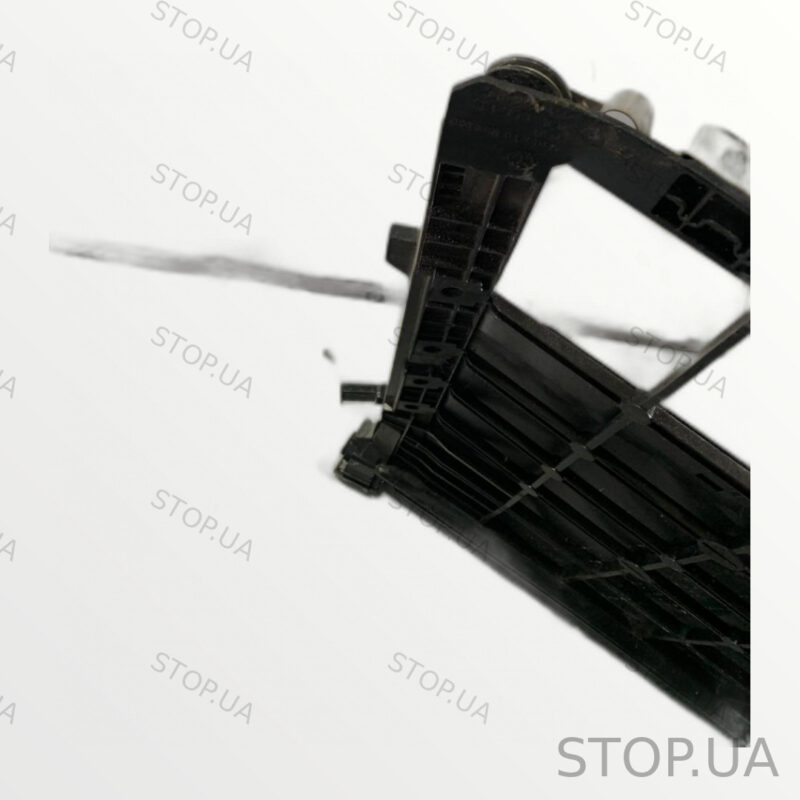 1EK122135C шторка радиатора с моторчиком 1EK122135C Шторка радиатора с мото — изображение 3