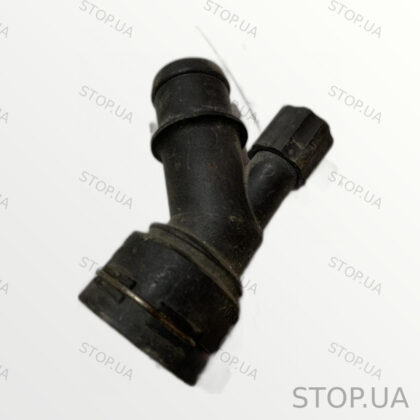 1J0121619A фланец системы охлаждения Фланец системы охлаждения Skoda Octavi