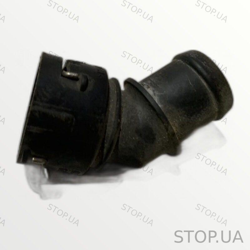 1J0121619 фланец системы охлаждения Фланец системы охлаждения Skoda Octavia