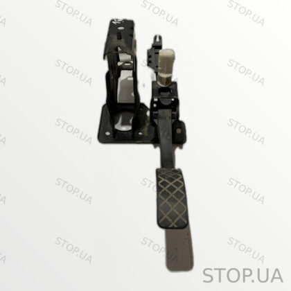 1J1721651A кронштейн крепления педали газа Skoda Octavia Tour 98-07 кронште