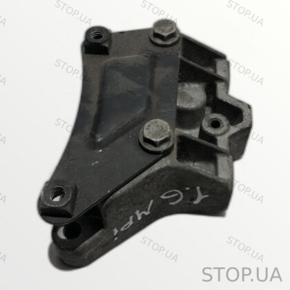 1K0199111 кронштейн коробки передач Кронштейн коробки передач Skoda Octavia