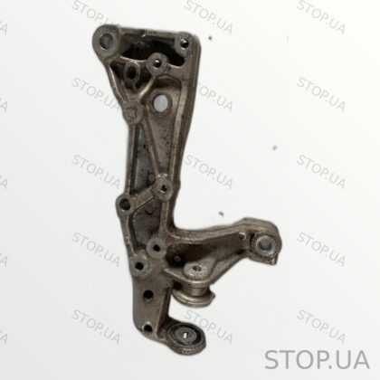 1K0199296E кронштейн передней балки правый Кронштейн передней балки правый