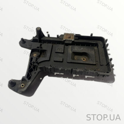 1K0915333 подставка под аккумулятор Подставка под аккумулятор в сборе Skoda