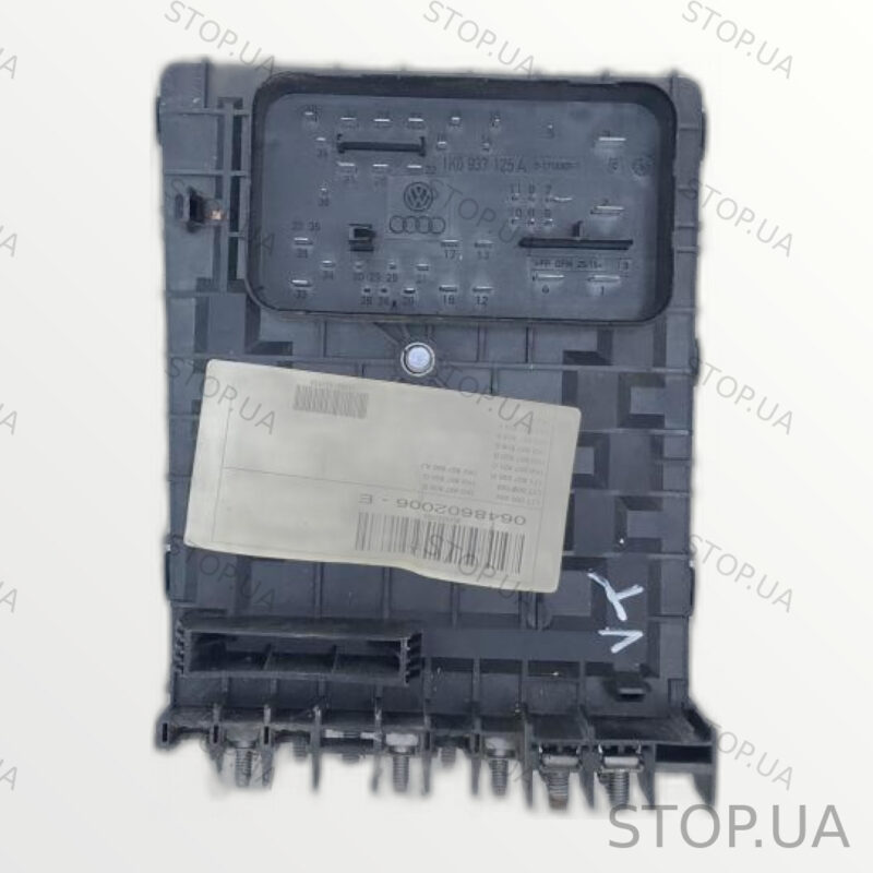 1K0937125A блок предохранителей 1K0937125A Блок предохранителей Volkswagen