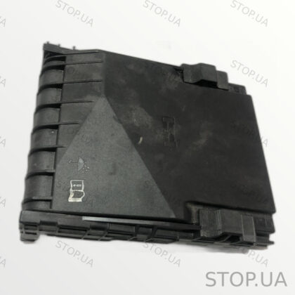 1K0937132F крышка блока предохранителей 1K0937132F Крышка блока предохранит