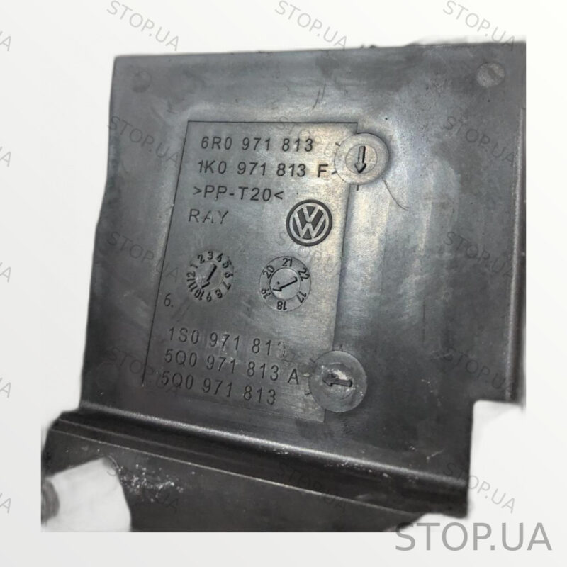 1K0971813F крышка аккумулятора 1K0971813F Крышка аккумулятора Audi Q8 e-tro — изображение 2