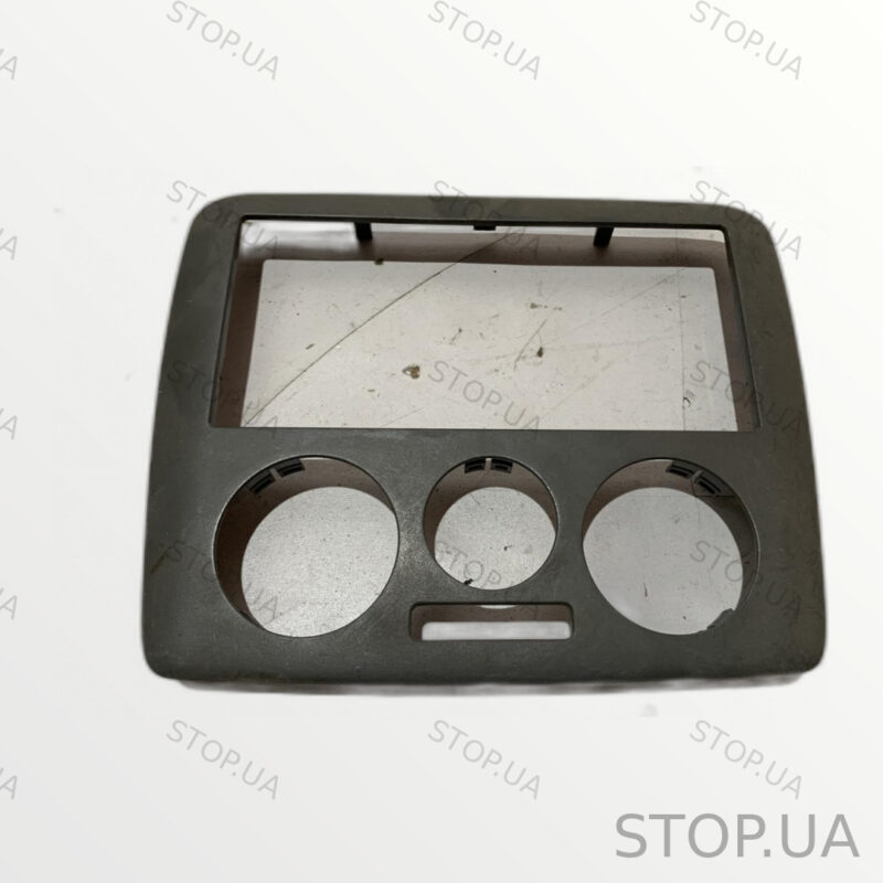 1U0858071 рамка центральной консоли Рамка центральной консоли Skoda Octavia