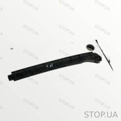 1Z5807864 кронштейн заднего бампера правый Кронштейн заднего бампера правый