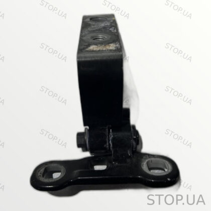 31662653 петля двери передней правой верхняя Петля двери передней правой ве