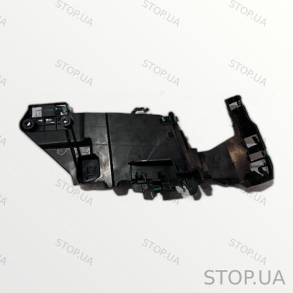 31675646 кронштейн стеклоподъемника передней левой двери Кронштейн стеклопо