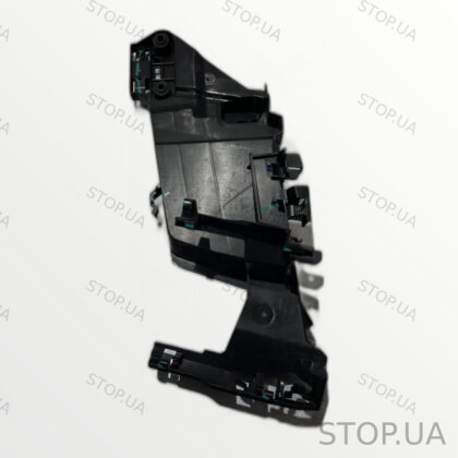 31675647 кронштейн стеклоподъемника Кронштейн стеклоподъемника передний пра