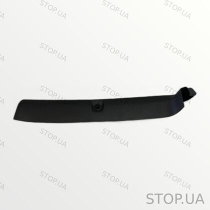 31693101 обшивка крышки багажника правая Обшивка крышки багажника правая Po