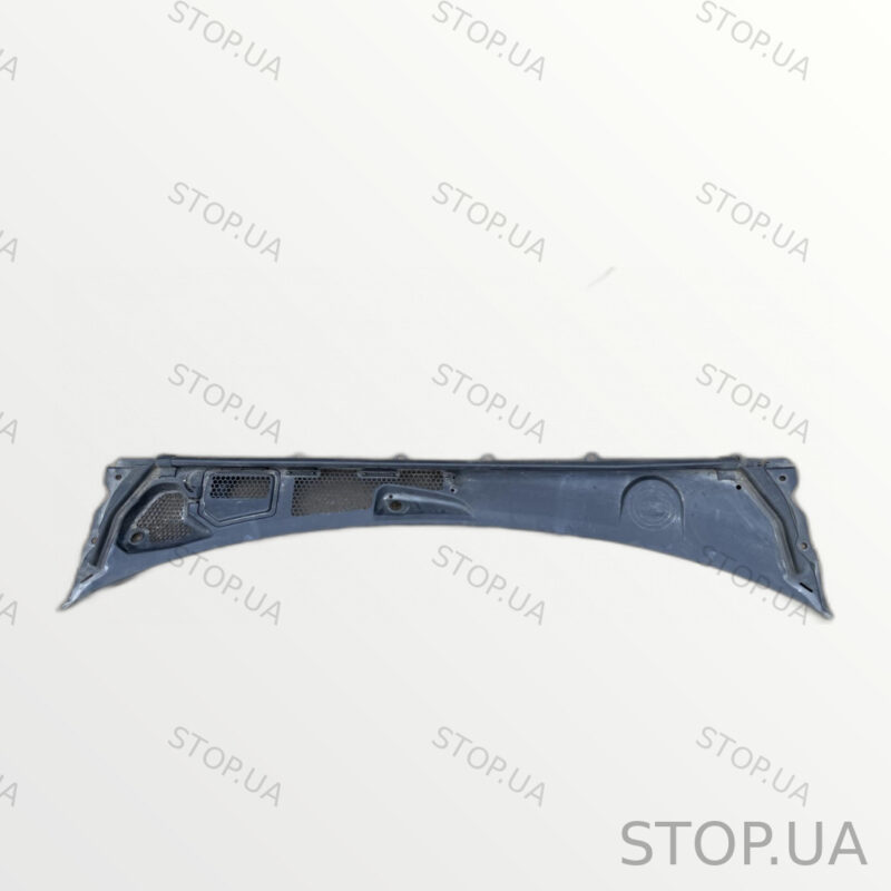31694459 накладка под лобовое стекло Накладка под лобовое стекло (жабо) Pol