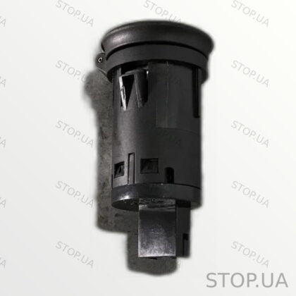 32231928 разъем USB центральной консоли Разъем USB центральной консоли Pole