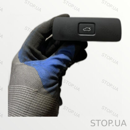 32350330 кнопка крышки багажника Кнопка крышки багажника Polestar 2 21-24 К