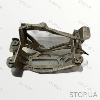 32352687 кронштейн компрессора кондиционера Кронштейн компрессора кондицион