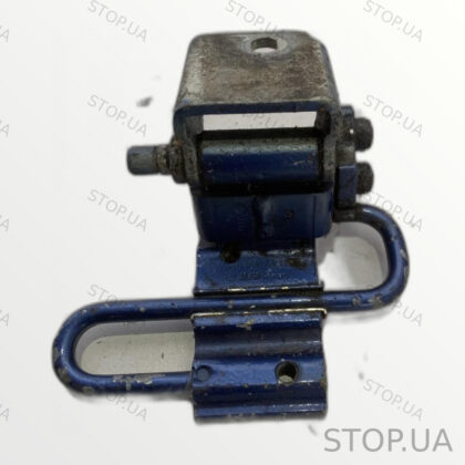 3B4833411B петля двери задней левой нижняя 3B4833411B Петля двери задней ле