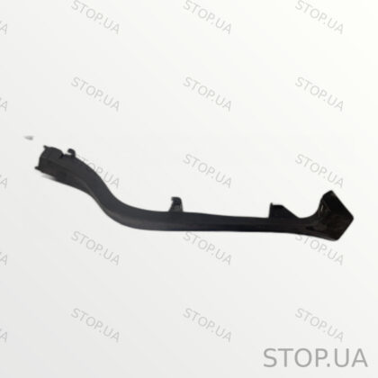 3C8867766 накладка задней стойки нижняя правая Накладка задней стойки нижня