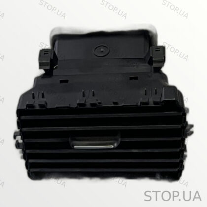 3CN819703 дефлектор воздушный передний левый Дефлектор воздушный передний л