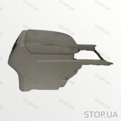 3CN863241 центральный туннель 3CN863241 Центральный тоннель (подлокотник) V