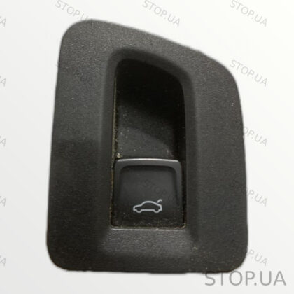 3CN868963 кнопка открытия багажника Кнопка открытия багажника Volkswagen At