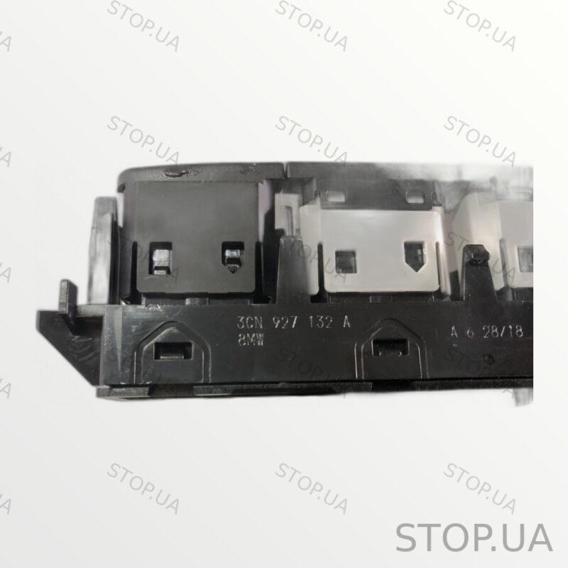 3CN927132A блок кнопок аварийной сигнализации 3CN927132A Блок кнопок включе — изображение 3