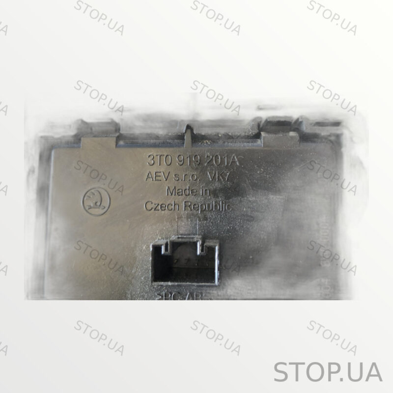 3T0919201A дисплей панели приборов Volkswagen 3T0919201A Дисплей задней пан — изображение 3