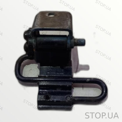 4B0833412B петля двери задняя правая нижняя Петля задней правой двери нижня