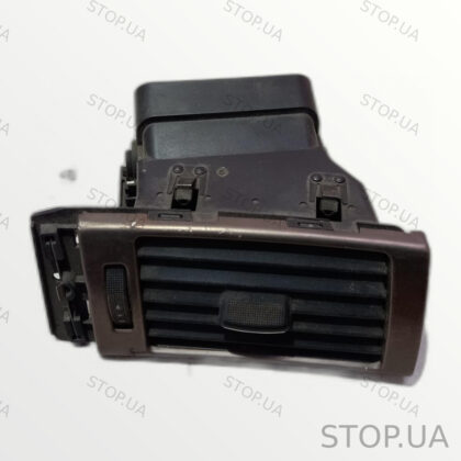 4B1820902 дефлектор воздуховода правый Дефлектор воздуховода правый Audi A6