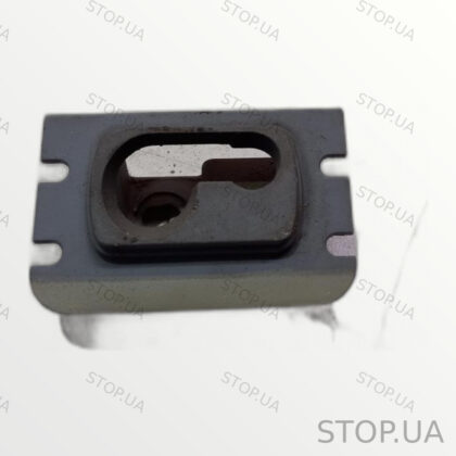 4B9861705E держатель шторки багажника левый Тримач шторки багажника левый A