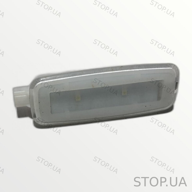 4H0947105D лампа потолочная Лампа потолка Audi Q3 11-14 SKU 4H0947105D Ламп